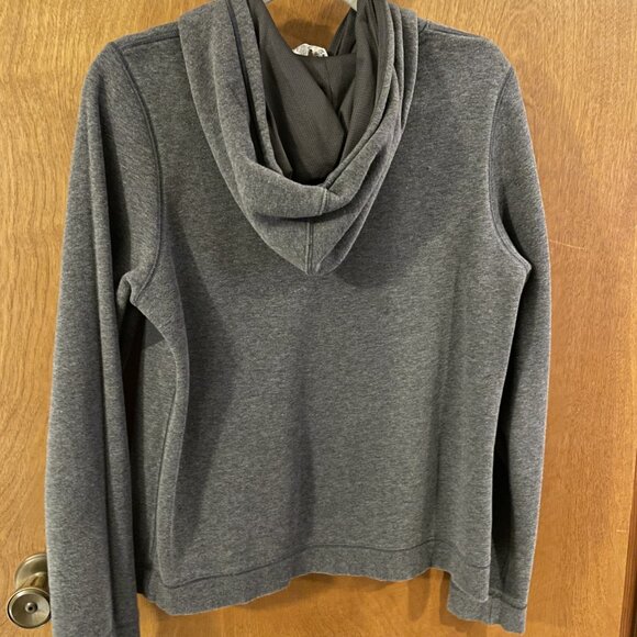 Under Armour Womens Sweatshirt Semi-Fitted Hoodie Size Medium Gray All Seasons - Picture 4 of 5